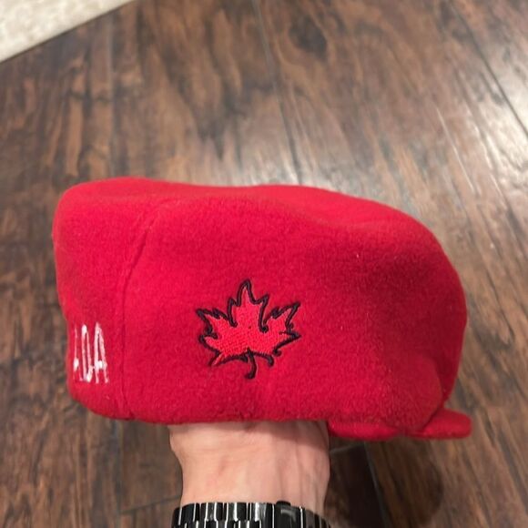 Roots Athletics Cabbie Flat Hat Cap Canada fan hat  Mens size M - Picture 3 of 6